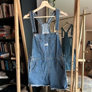 Levi’s Vintage Women’s Shortalls small